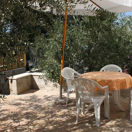 Apartman By The Sea Necujam, Solta - 5162 *